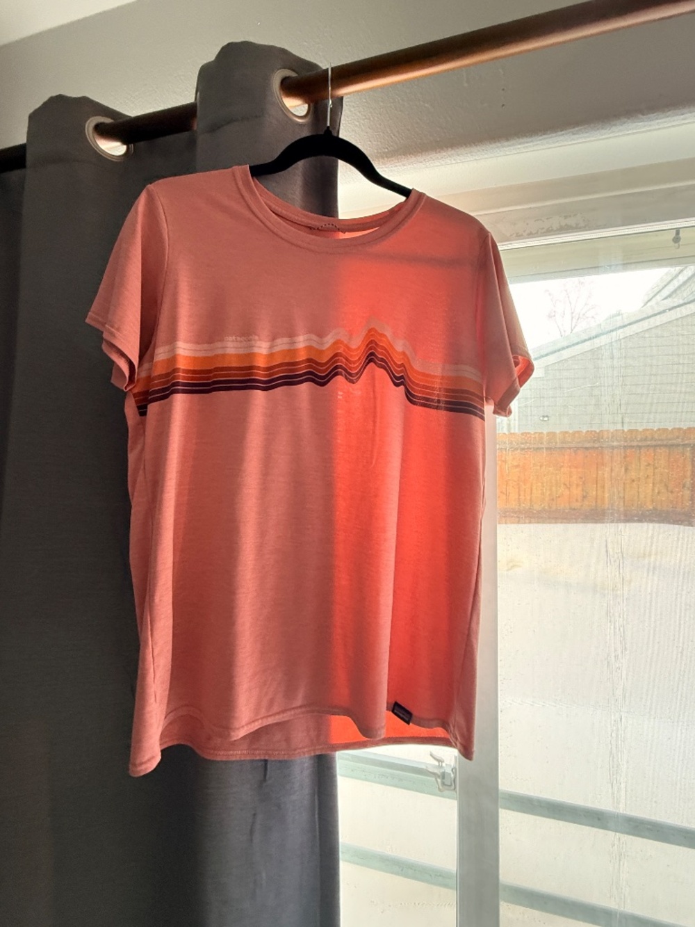 Patagonia Capilene Cool Daily Graphic T-Shirt - Women's LARGE PINK - Picture 4 of 6